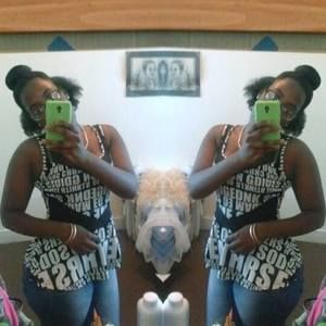 Meet your Posher, Dayna