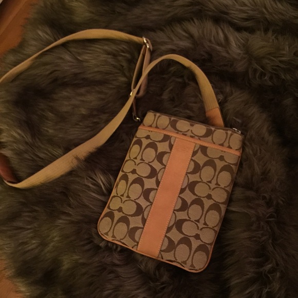 Small (8 1/2x7) Crossbody Coach!