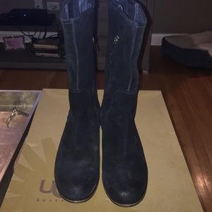 UGG Annisa Black suede boot