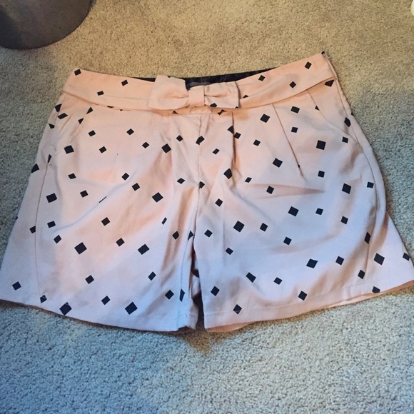 Pants - High waisted bow front shorts