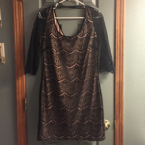 Guess Dresses & Skirts - Lace dress