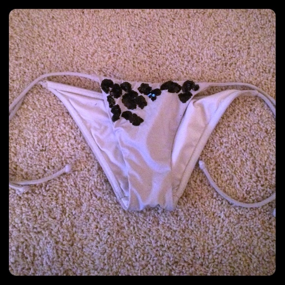 VS scrunch butt bikini bottoms