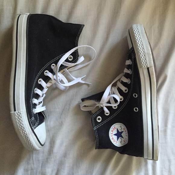 Converse Shoes - 💙 Black Hightop Converse👻