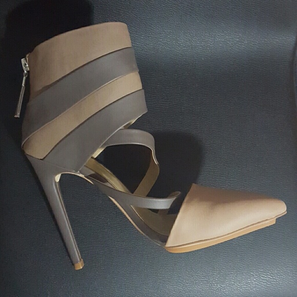 GX by Gwen Stefani Shoes - NWT GX by Gwen Stefani Nude Heel