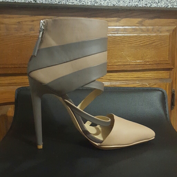 NWT GX by Gwen Stefani Nude Heel - Picture 2 of 4