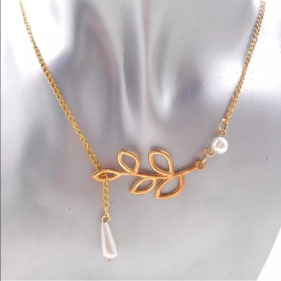 Jewelry - Beautiful Gold Filled Pearl Leaf Branch Necklace
