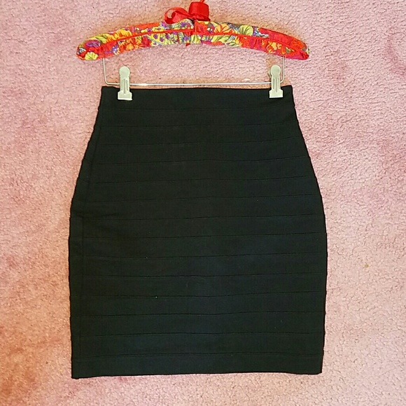 Express black skirt