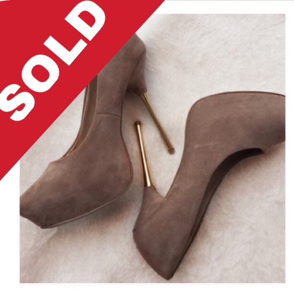 Forever 21 Shoes - SOlD suede nude cream and gold heel