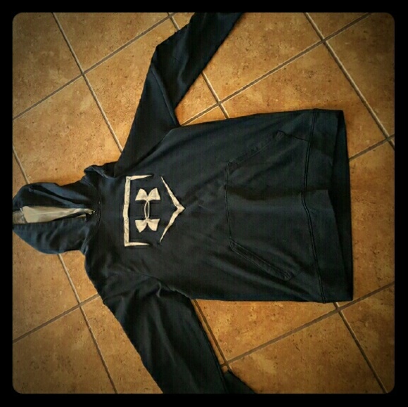 Underarmour drifit sweater!