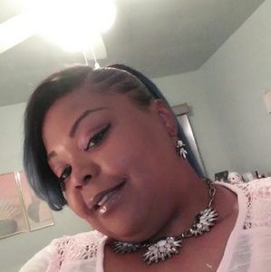 Necklace and earring set