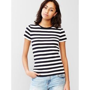 GAP modern stripe crew tee