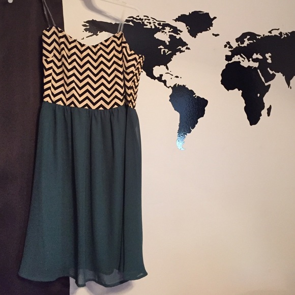 Chevron and Emerald Green Strapless dress - Picture 1 of 3