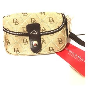 Dooney & Bourke flap wristlet