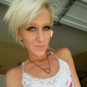 Meet your Posher, Thea