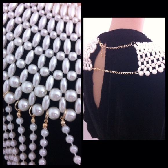 Talk about a statement necklace - Picture 4 of 4