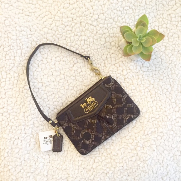Coach Handbags - 🎈Coach Wristlet🎈