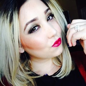 Meet your Posher, Danelia