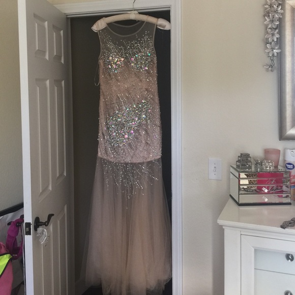 Prom dress!!👑💖 SOLD