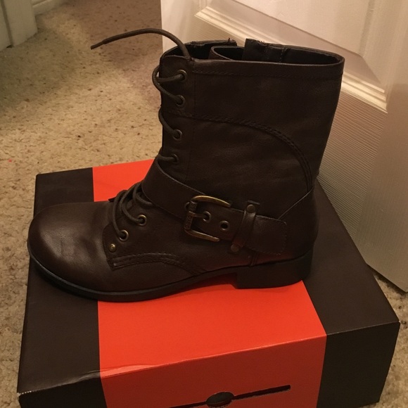 Guess boots