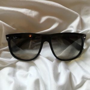 Ray Ban Sunglasses RB4147