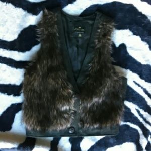 FAUX FUR VEST by I Love H81 Vest