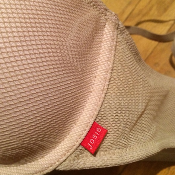 Josie champagne color t-back front close bra BNWT - Picture 3 of 4