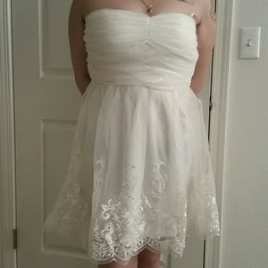 ❤New Strapless Dress sz 13 fits large
