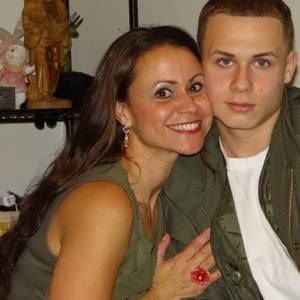 Meet your Posher, Caryn