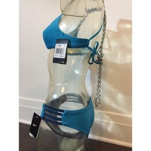 Nike bikini with reversible bottoms ✔️