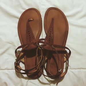 *$10 SALE!* Adorable brown summer sandals 😻