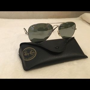 ❌SOLD❌Ray-Ban aviators