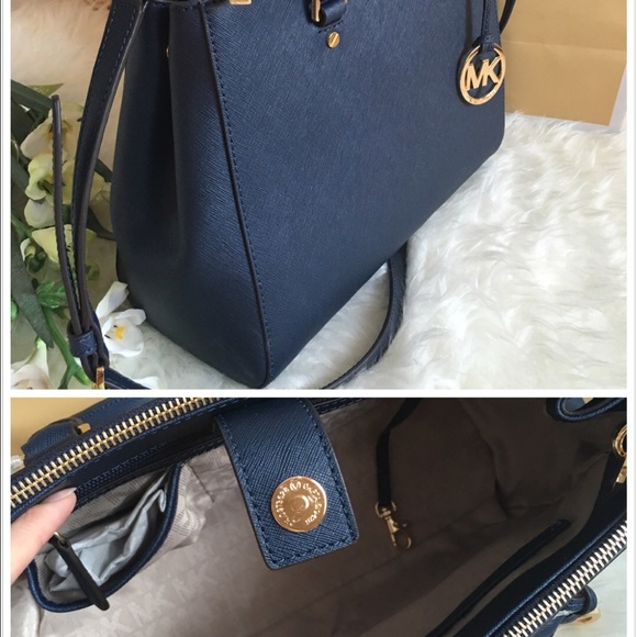 ❌SOLD❌ New MK handbag - Picture 2 of 4