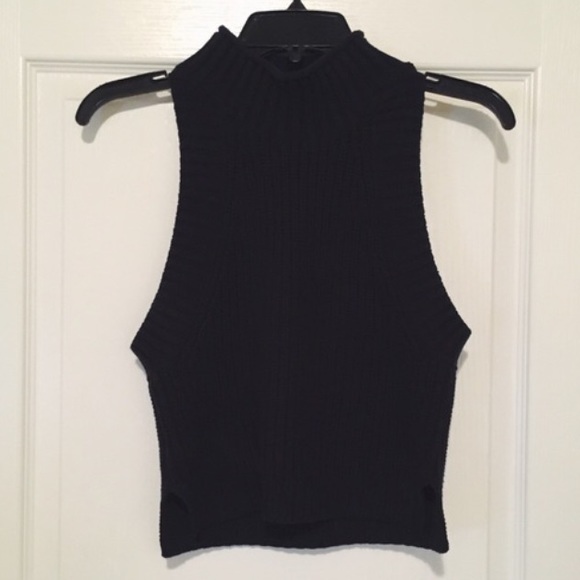New Kendall + Kylie Knit Cropped Top!