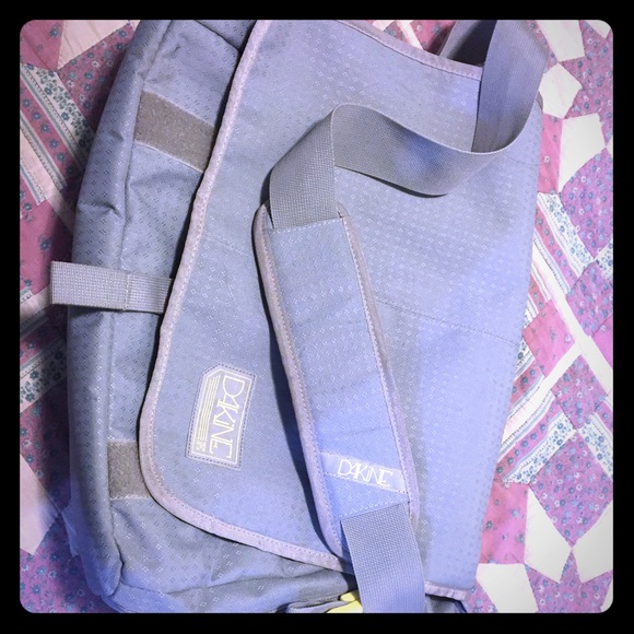 💛Dakine messenger/laptop bag💛