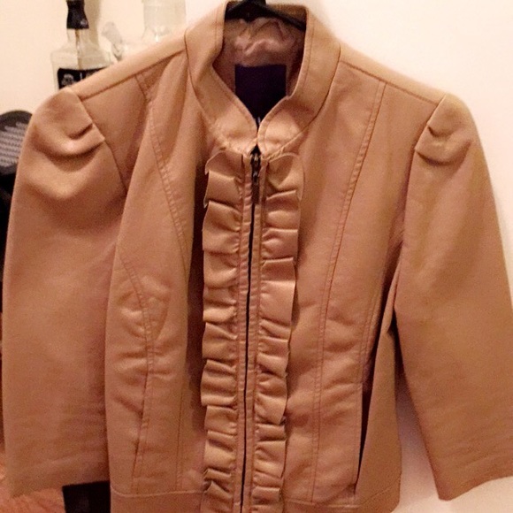 Never Worn Clothes - Picture 2 of 3