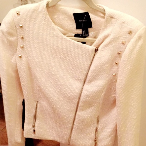 Never Worn Clothes - Picture 3 of 3