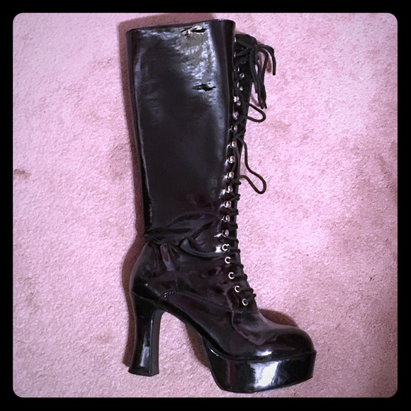 Black wide heel boot - Picture 1 of 7
