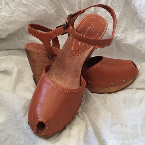 Kenneth Cole Clogs