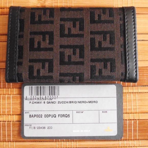 💕SOLD💕Authentic Fendi 6 Key Holder - Picture 2 of 4