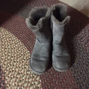 Ugg Bailey button