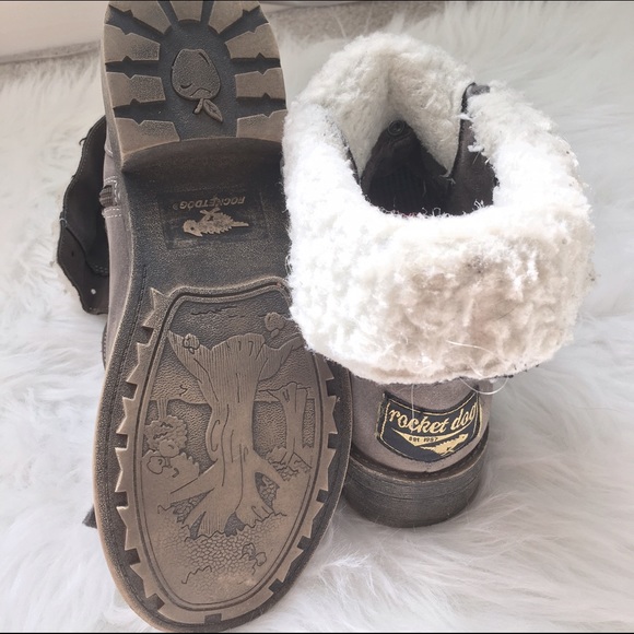 🚫SOLD🚫 on Merc Grey Suede Rocket Dog Fur Booties - Picture 2 of 4