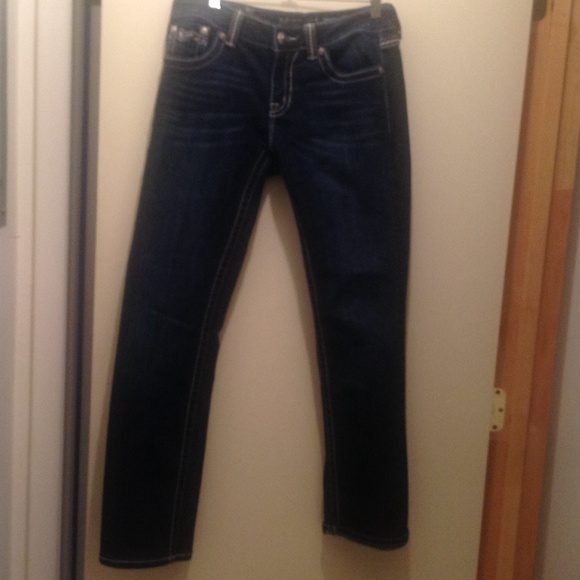Gorgeous Miss Me Jeans  in seem 27