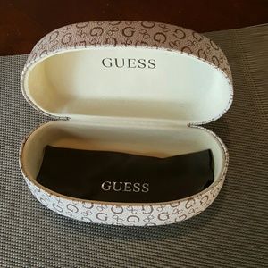 Guess Suglass Case