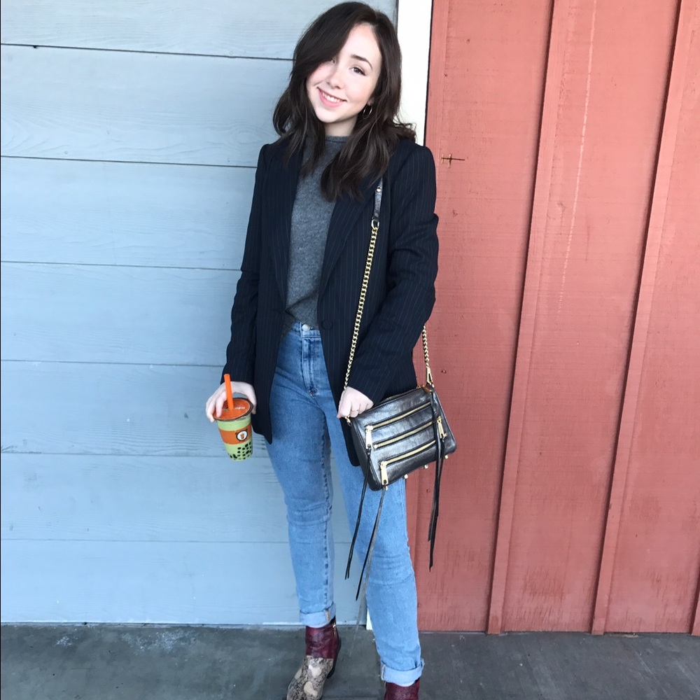 Meet your Posher, Jacqueline