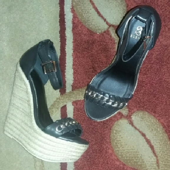 shoedazzle  Shoes - Shoedazzle wedge  espadrilles 8.5m