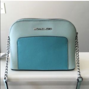🚫🚫SOLD🚫🚫Michael kors two tone Cindy crossbody