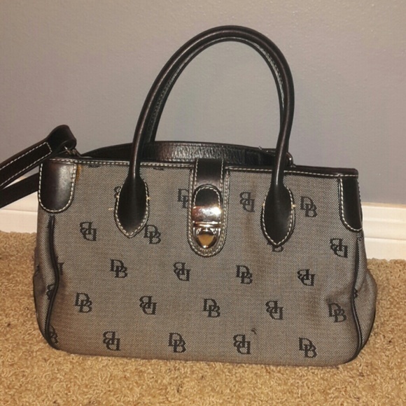 Dooney & Bourke Handbags - Dooney & Bourke Purse