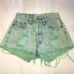 Levi's green shorts high waist XS-Urban Outfitters