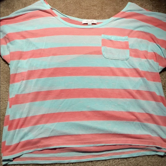 Delias 3/4 Flow crop top