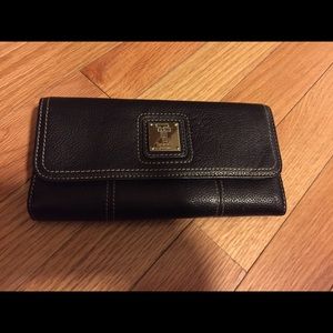 Tiganello black pebble leather trifold wallet
